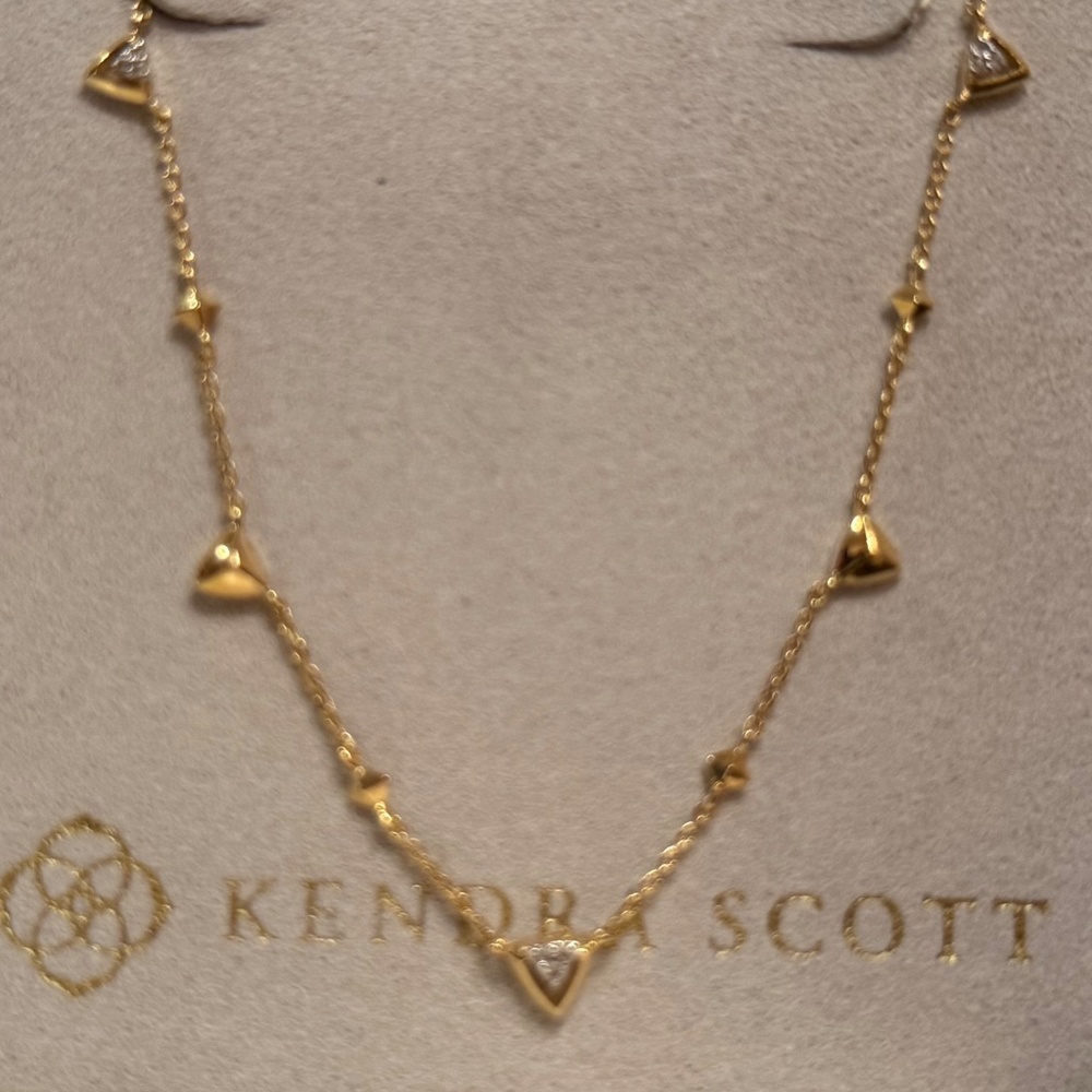 Kendra Scott Necklace - Beautiful 18K GLD VRML White Topaz stones.